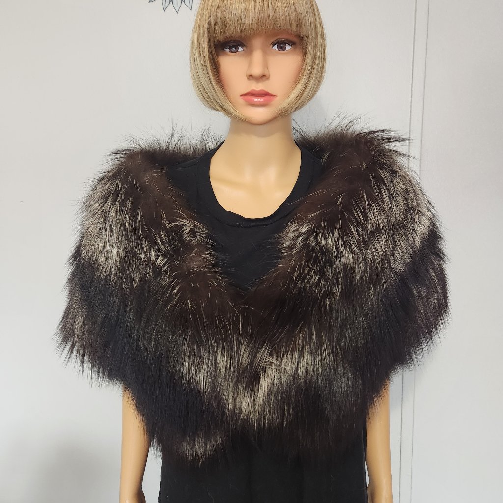 758 Nwt Fox Fur Shawl